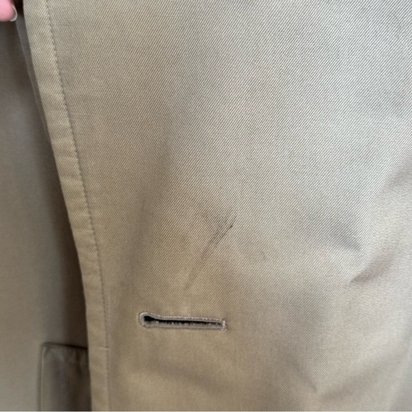 Burberry Men’s Vintage Trench Coat - size medium- great condition- authentic - Picture 10 of 16